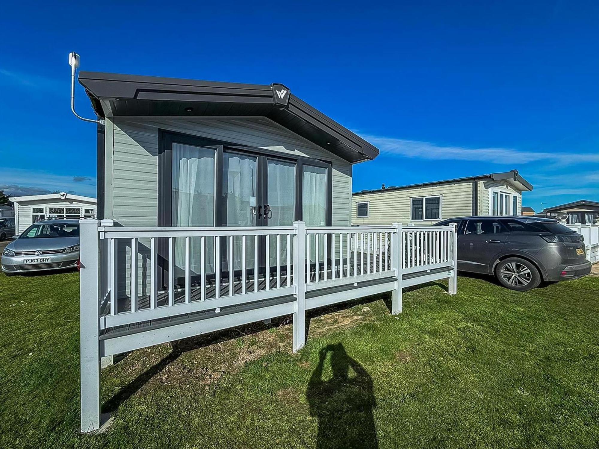 Stunning 6 Berth Caravan At Suffolk Sands Ref 45031g