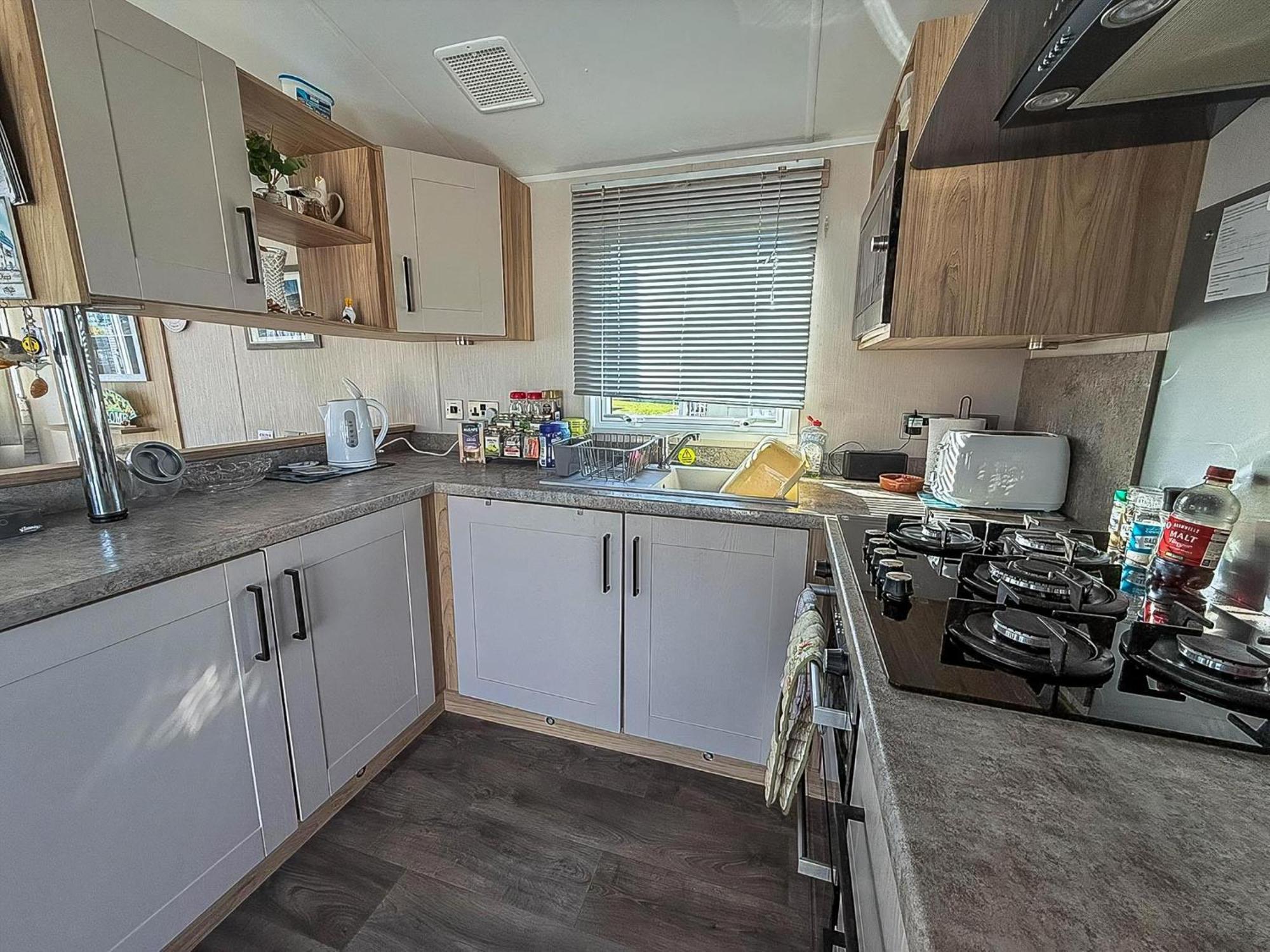 Stunning 6 Berth Caravan At Suffolk Sands Ref 45031g Parque de Campismo *
